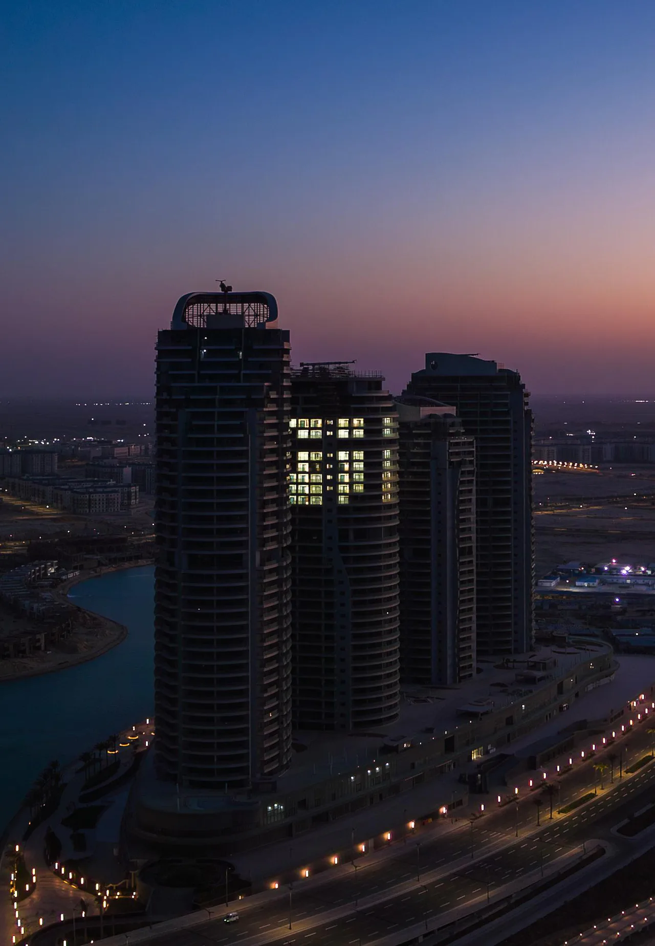 شقة غرفتين في بيتش فرونت تاورز من سيتي إيدج للتطوير العقاري للبيع في الساحل الشمالي | Forsa Property