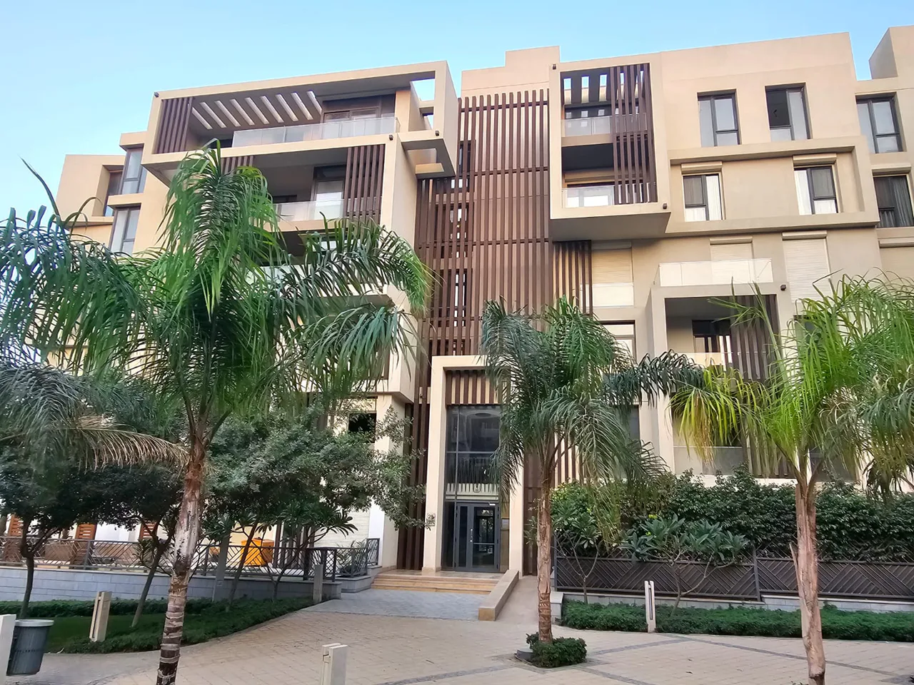 دوبلكس 3 غرف مع حديقة في ايست تاون من سوديك للبيع في مدينة القاهرة الجديدة | Forsa Property